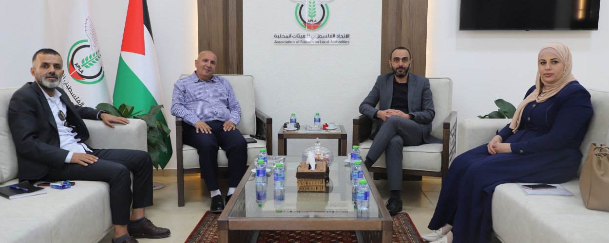 المدير التنفيذي للاتحاد الفلسطيني للهيئات المحلية يعقد سلسلة من الاجتماعات مع عدد من رؤساء الهيئات المحلية