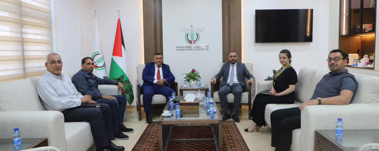 المدير التنفيذي للاتحاد الفلسطيني للهيئات المحلية يعقد اجتماعين مع مجلسي قريتي بيتين والساوية