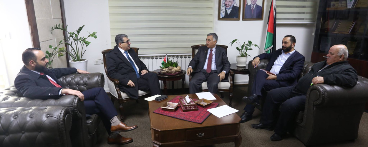 Al-Araj and Hadid Discuss Issues Concerning Local Authorities