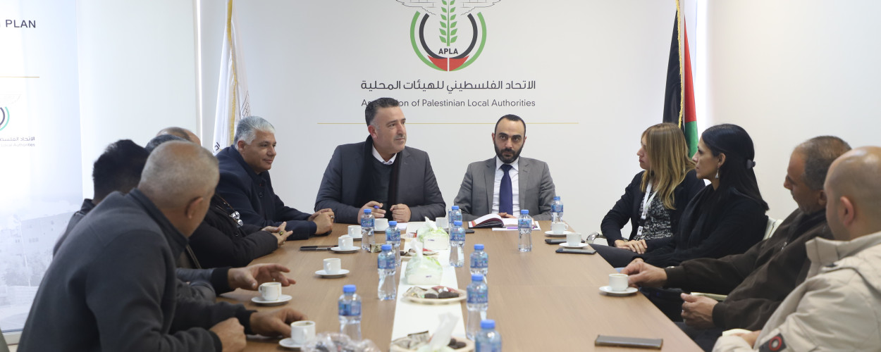 توقيع اتفاقيات منح تأهيل جزئي لمباني الهيئات المحلية لتسهيل وصول الأشخاص ذوي الإعاقة