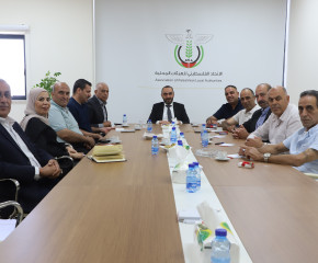 المدير التنفيذي للاتحاد الفلسطيني للهيئات المحلية يعقد اجتماعًا مع رؤساء مجالس الخدمات المشتركة في محافظة القدس