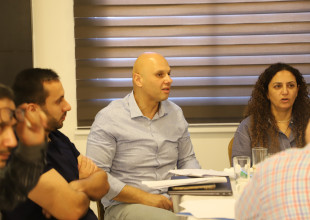 ورشة عمل مكثفة: فريق الشراكات الدولية والتعاون اللامركزي في الاتحاد يضع أسس دليل التوأمة وخطة العمل السنوية