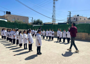 الاتحاد الفلسطيني للهيئات المحلية يختتم أنشطة برنامج حكايات التنمية المستدامة في مدرسة بنات يطا الثانوية في يطا ومدرسة الوحدة الأساسية المختلطة في بيت عوا