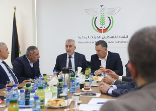 الهيئة التنفيذية لاتحاد الهيئات المحلية تبحث مع وزير الحكم المحلي متطلبات المرحلة المقبلة