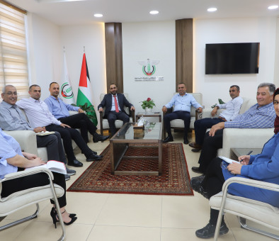المدير التنفيذي للاتحاد الفلسطيني للهيئات المحلية يعقد اجتماعًا مع عدد من رؤساء الهيئات المحلية من محافظة طولكرم
