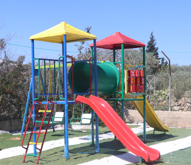 استكمال إجراءات استلام مشروع حديقة الأطفال في عابود ضمن مبادرة المنح الفرعية للمناطق المسماة "ج"