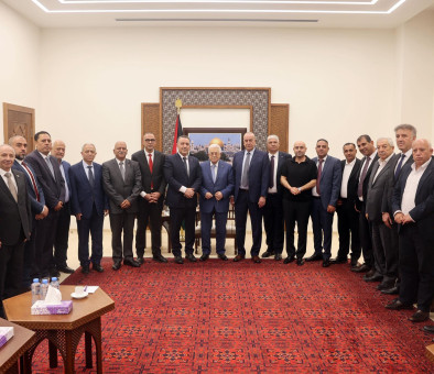 الرئيس عباس يستقبل الهيئة التنفيذية للاتحاد الفلسطيني للهيئات المحلية